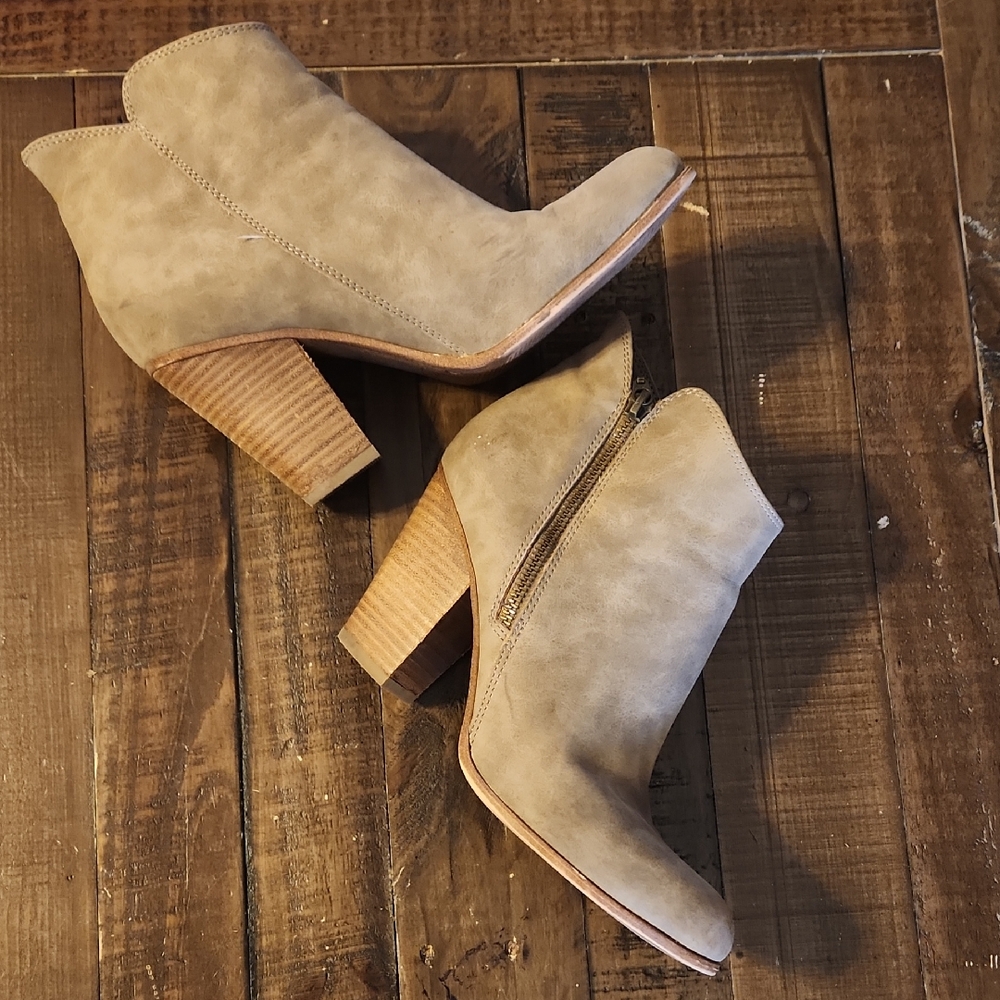 Michael Shannon "Jenny" Tan 3" Heel Zip Booties Size 9
